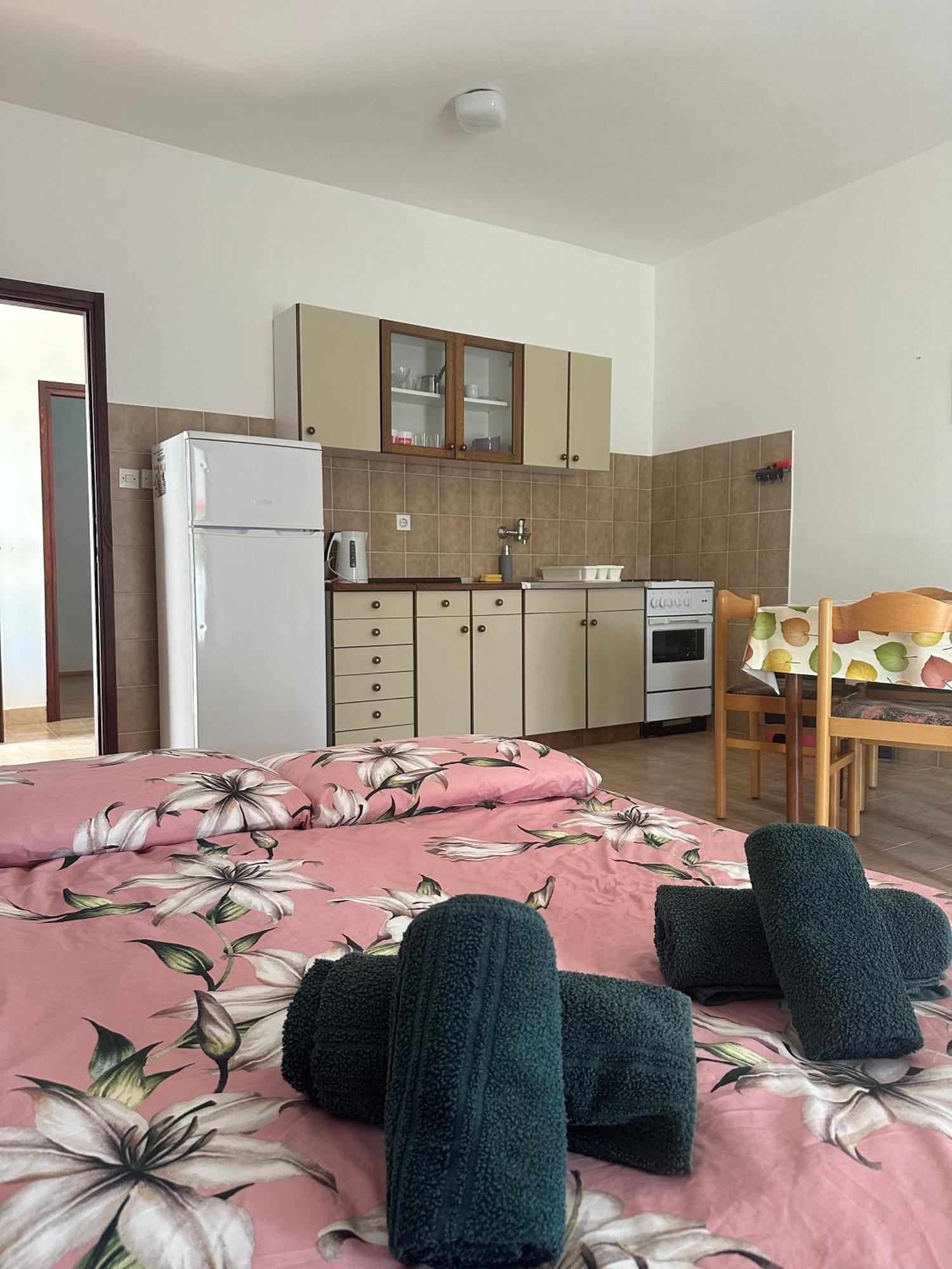 Apartmani Marko Новаля Екстер'єр фото